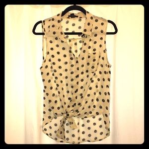 ❤️ Forever 21 Polka dot blouse, M